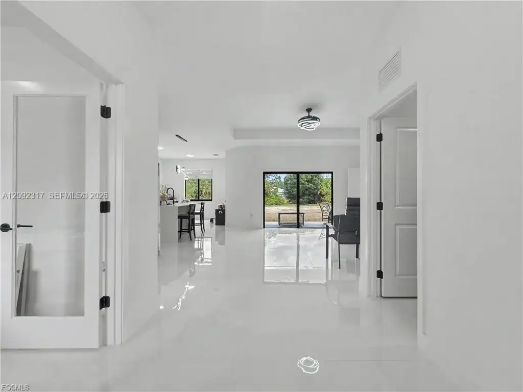 402 Thompson Ave, Lehigh Acres FL 33972 photo 4