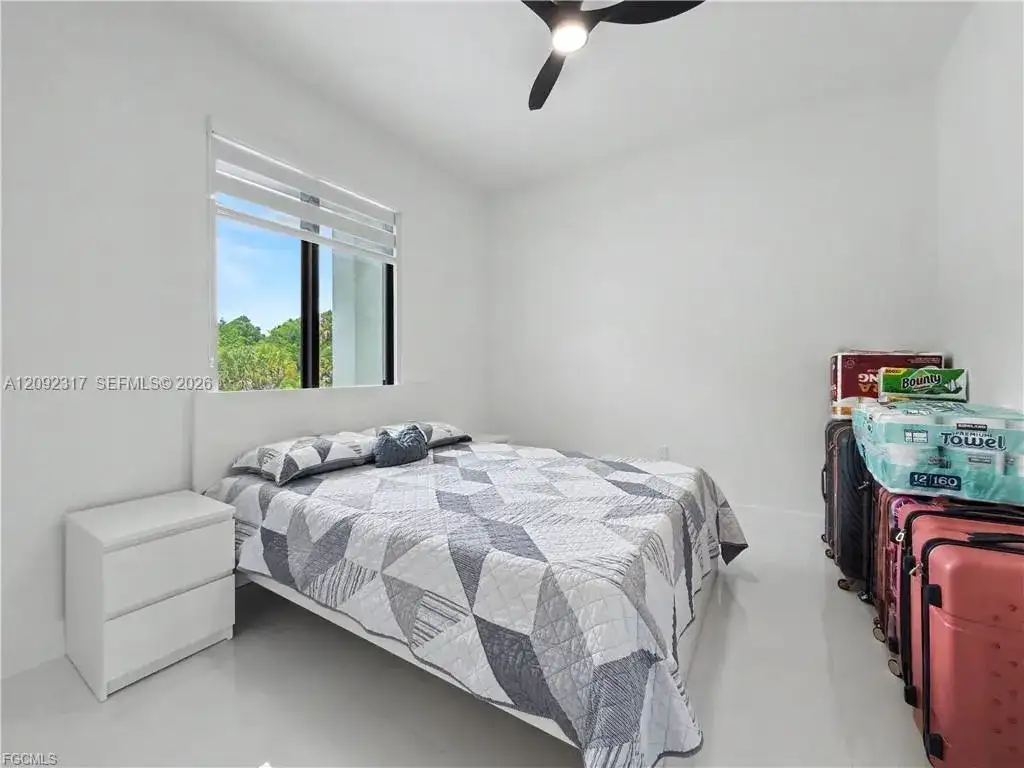 402 Thompson Ave, Lehigh Acres FL 33972 photo 5