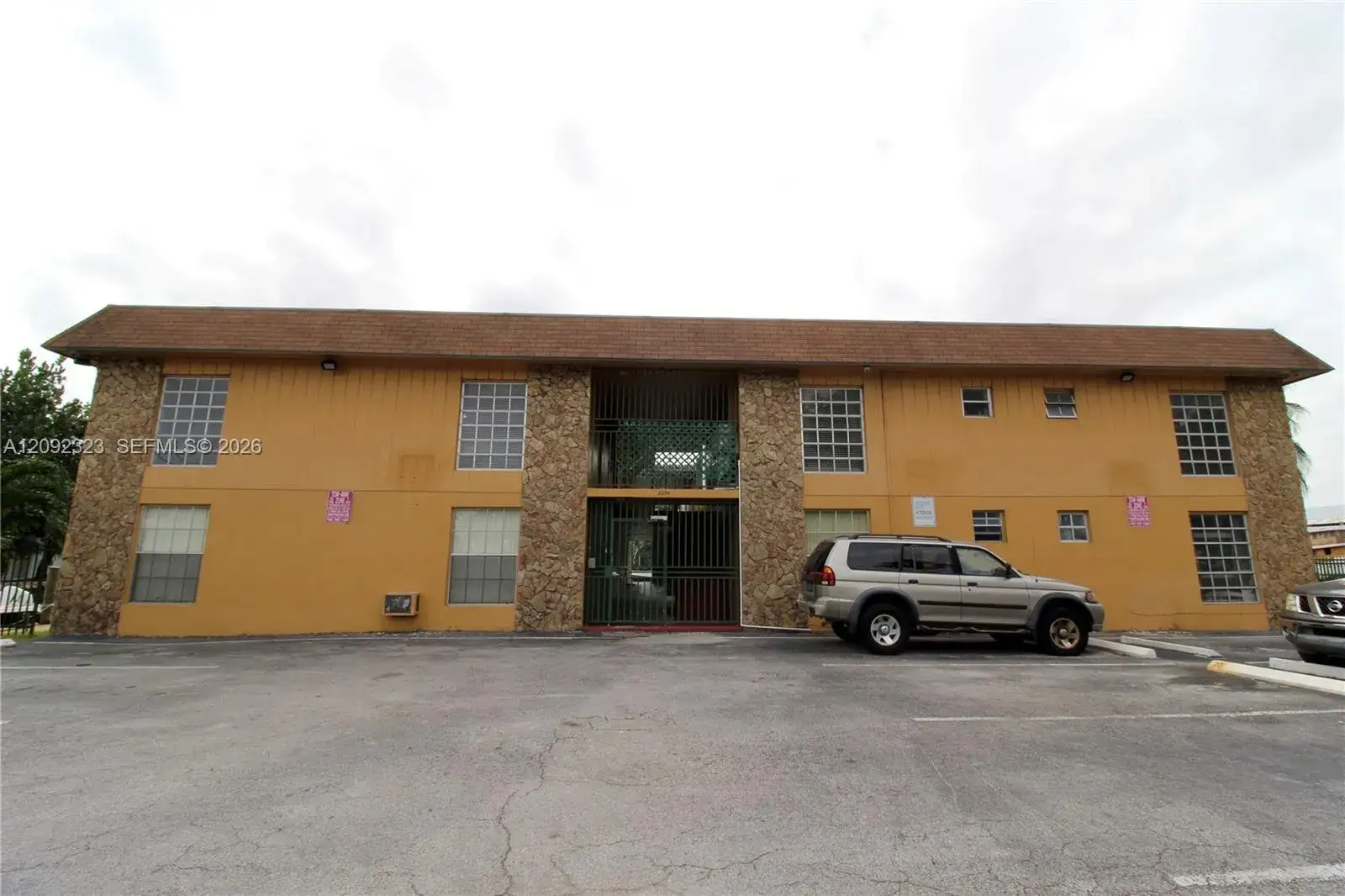 2290 NW North River Dr # 10, Miami FL 33125 photo 2