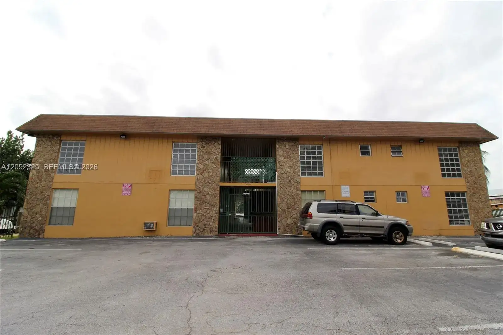 2290 NW North River Dr # 13, Miami FL 33125 photo 2