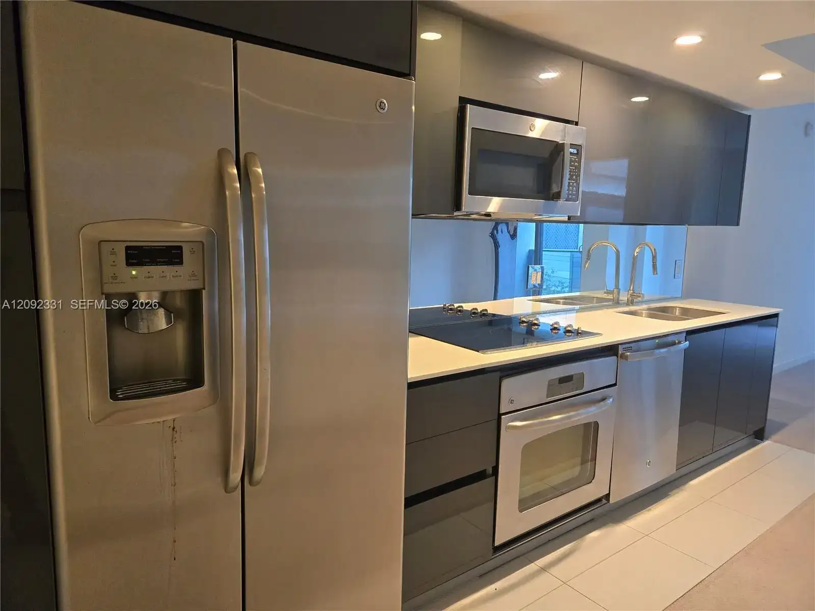 31 SE 6th St # 503, Miami FL 33131 photo 2