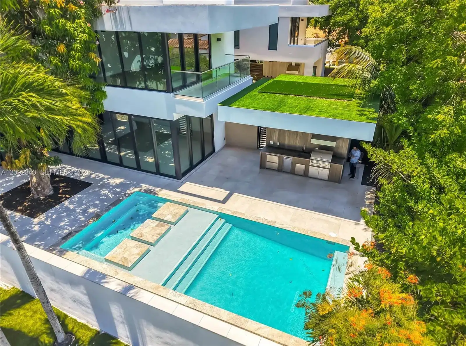 125 SW 29th Rd, Miami FL 33129