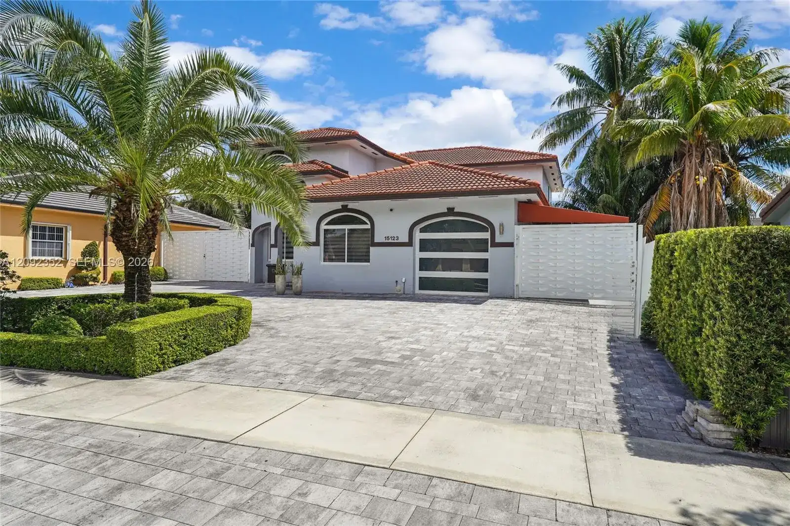 15123 NW 87th Pl, Miami Lakes FL 33018 photo 2