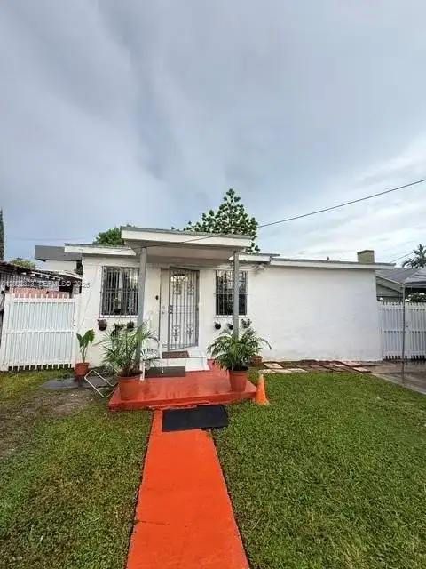 201 SW 30th Ave, Miami FL 33135
