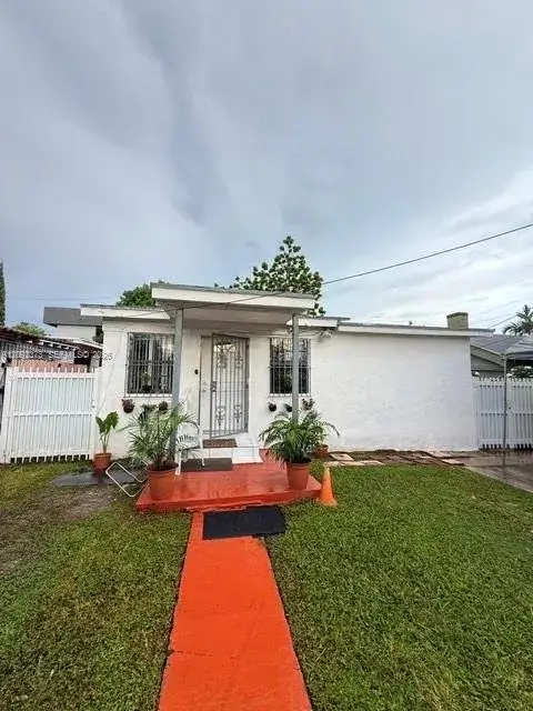 201 SW 30th Ave, Miami FL 33135