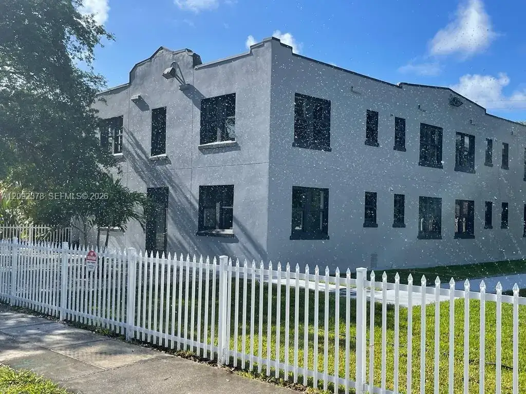 2020 Washington St, Hollywood FL 33020 photo 2