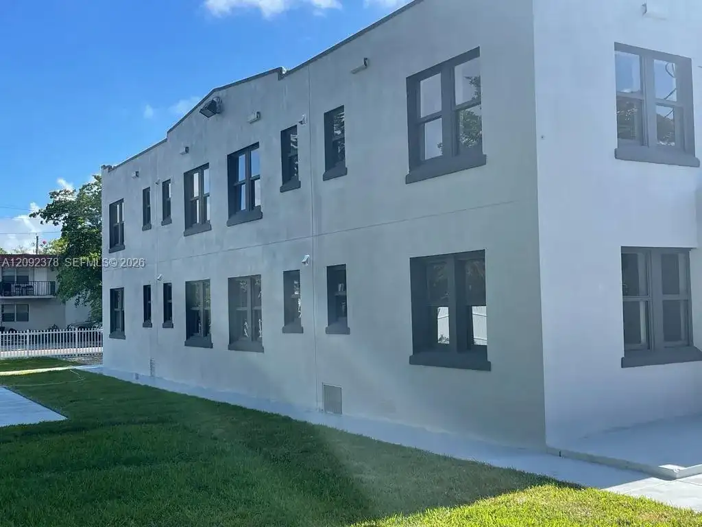 2020 Washington St, Hollywood FL 33020 photo 3
