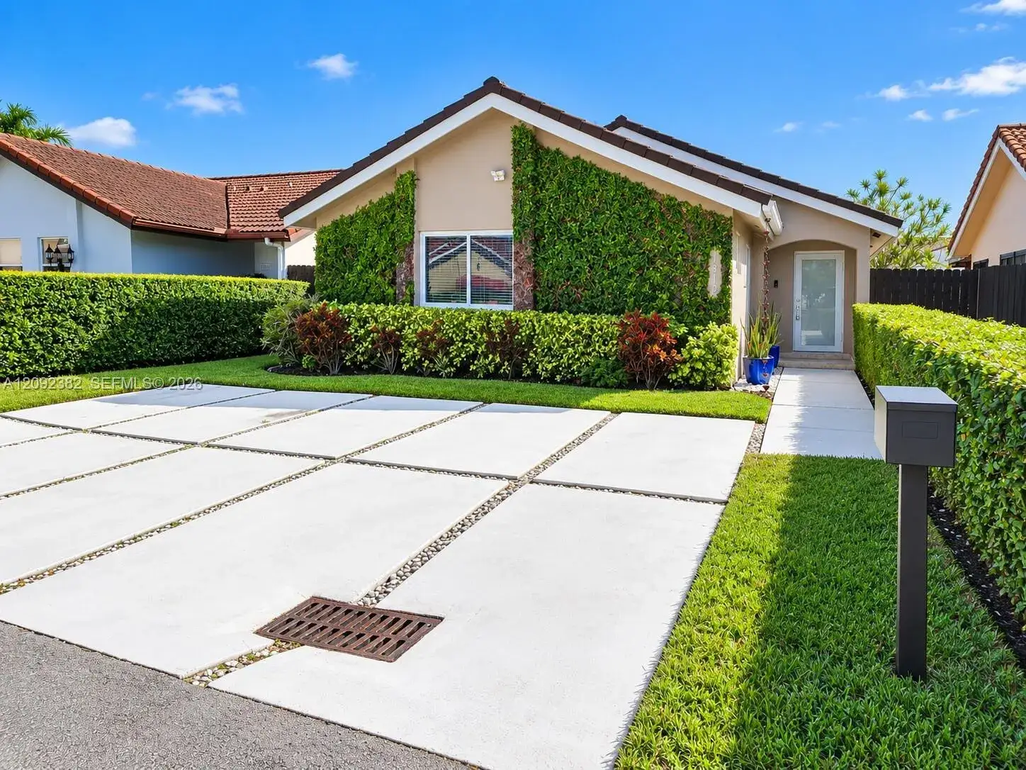 11312 SW 25 terr, Miami FL 33165