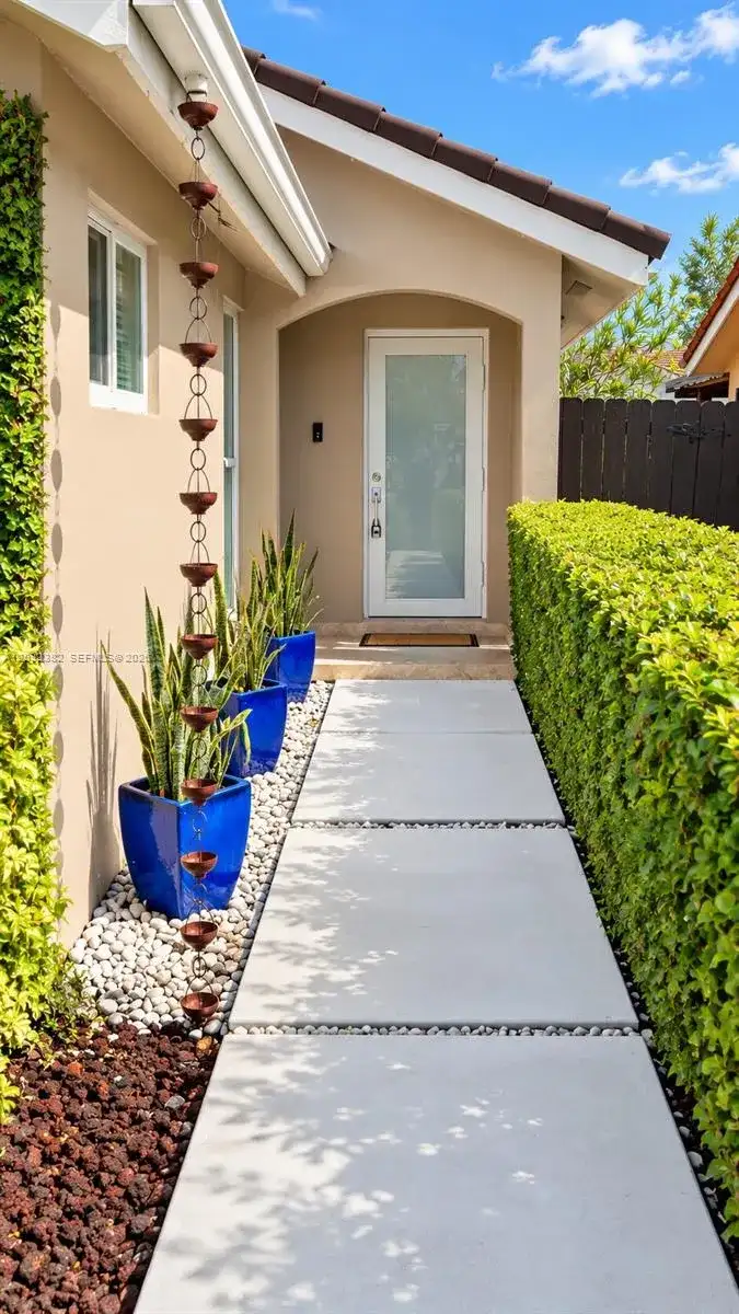 11312 SW 25 terr, Miami FL 33165 photo 2