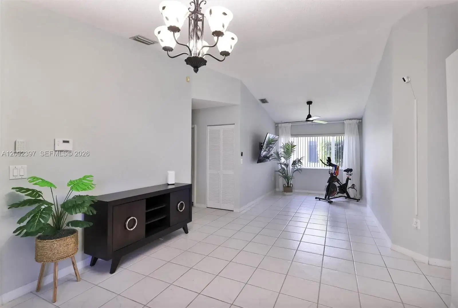 127 Danielle Ct, Weston FL 33326 photo 3