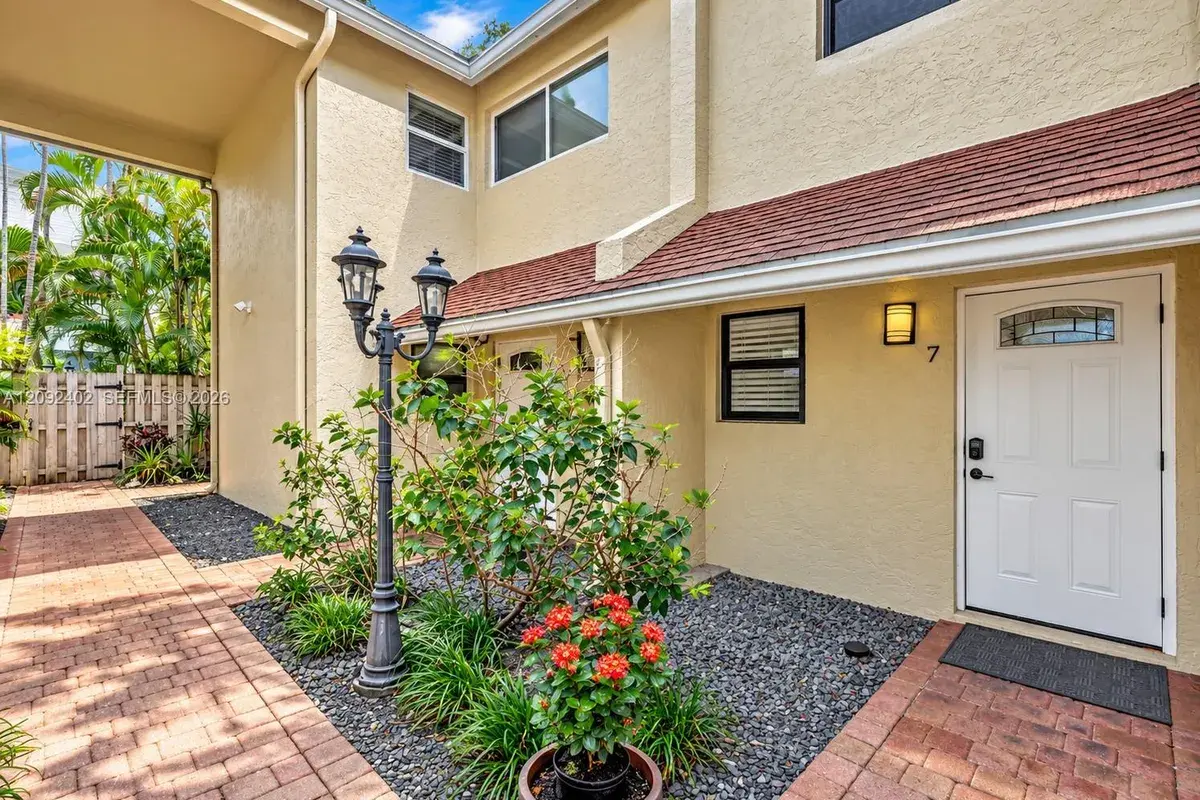 499 SE 13th St # 7E, Fort Lauderdale FL 33316