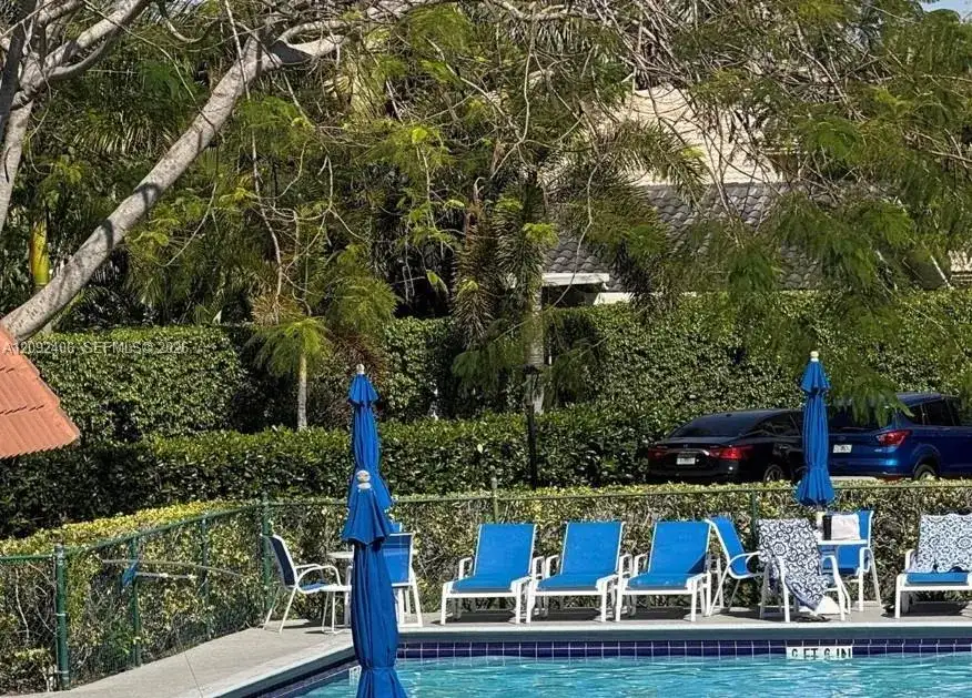 400 S Hollybrook Dr # 305, Pembroke Pines FL 33025 photo 3