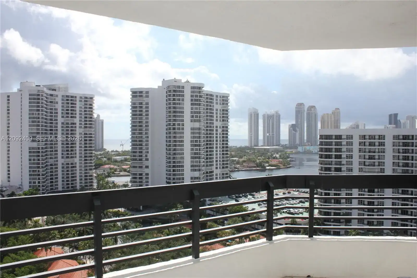 3500 Mystic Pointe Dr # 1907, Aventura FL 33180