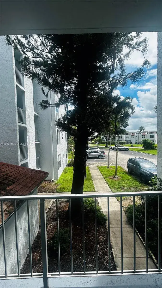 9410 Live Oak Pl # 207, Davie FL 33324