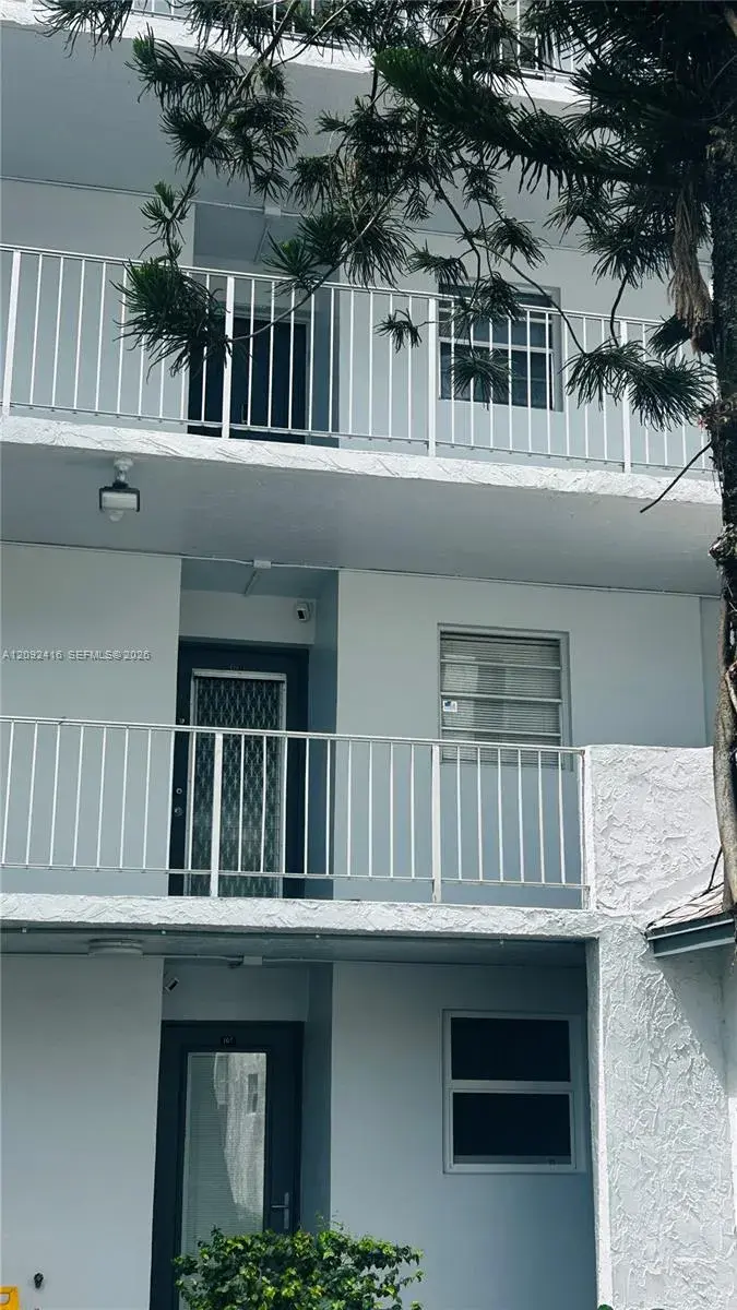 9410 Live Oak Pl # 207, Davie FL 33324