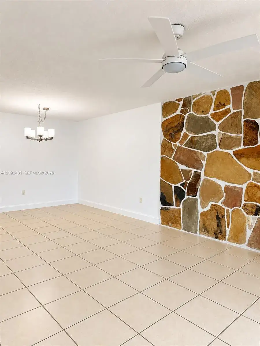 8405 NW 8th St # 103, Miami FL 33126