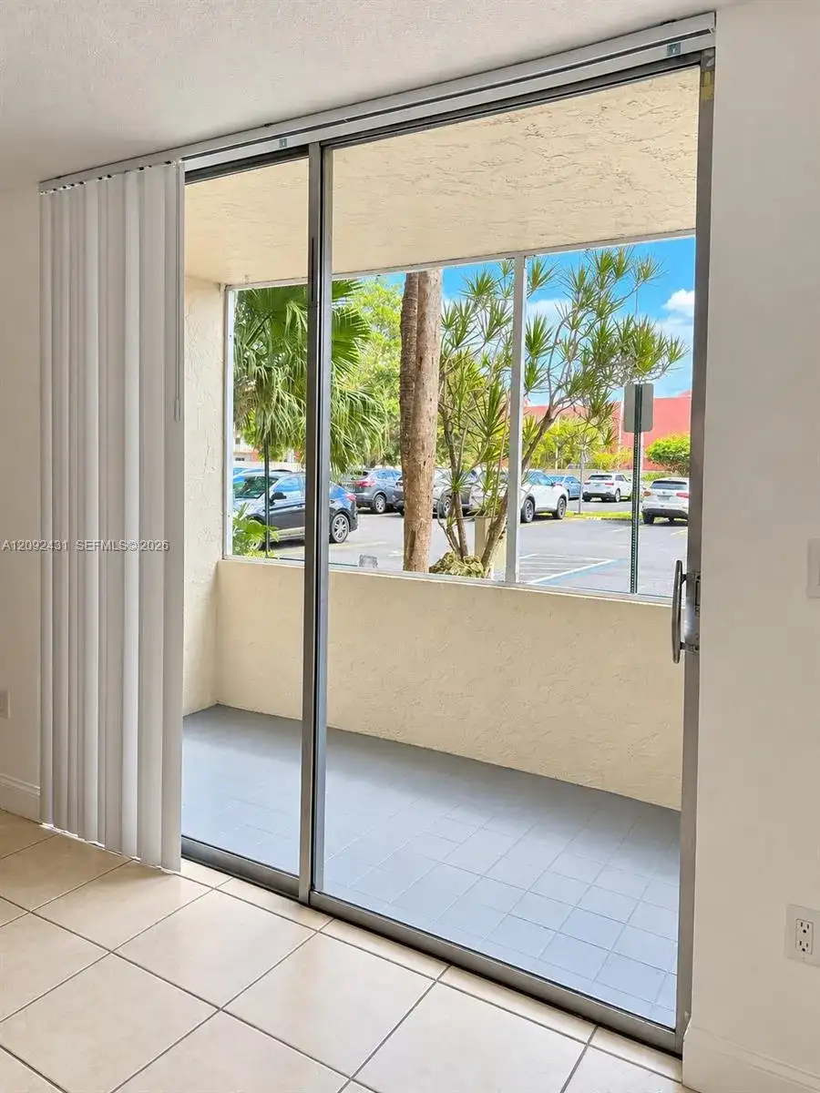 8405 NW 8th St # 103, Miami FL 33126 photo 4