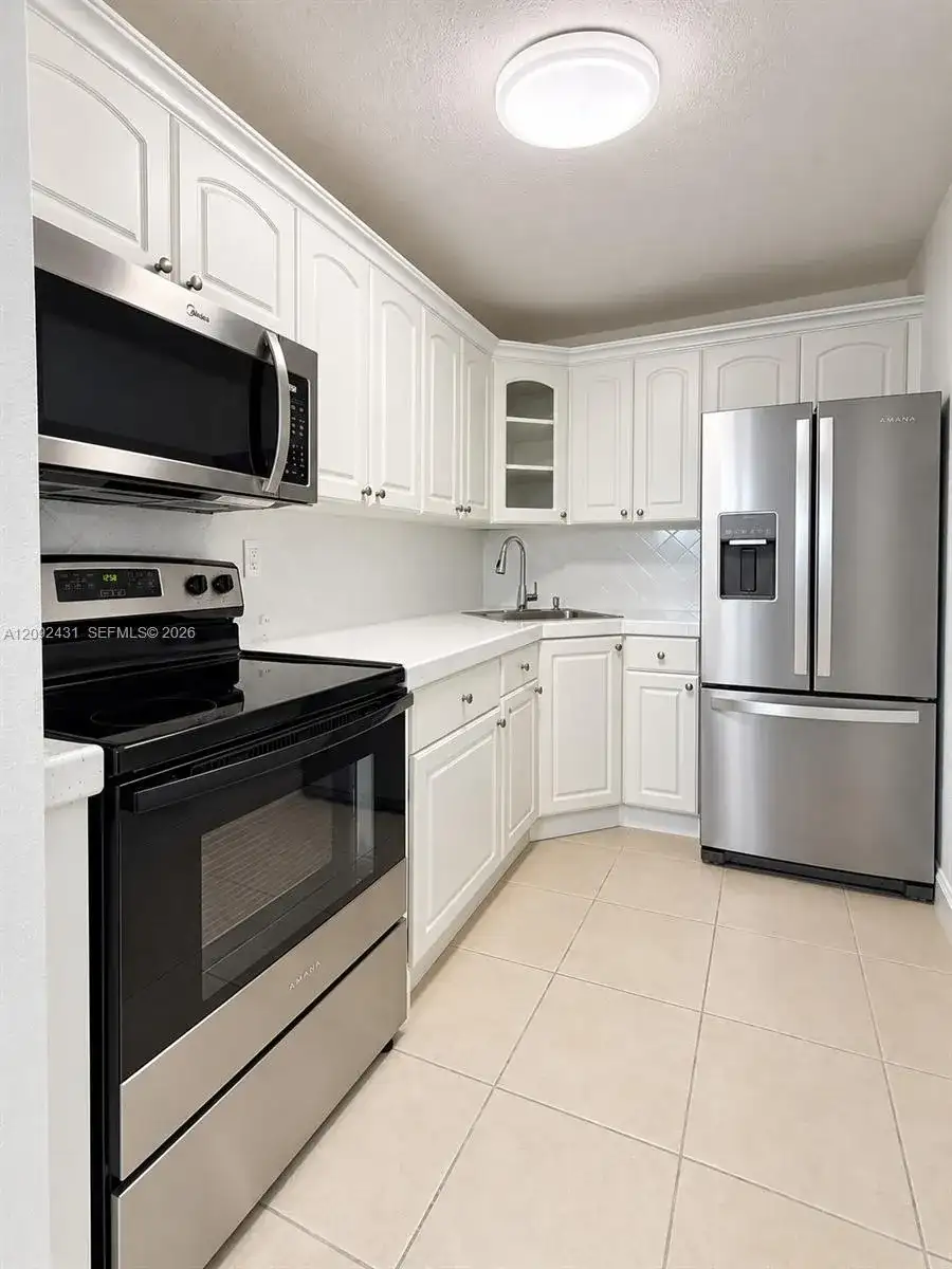 8405 NW 8th St # 103, Miami FL 33126 photo 5
