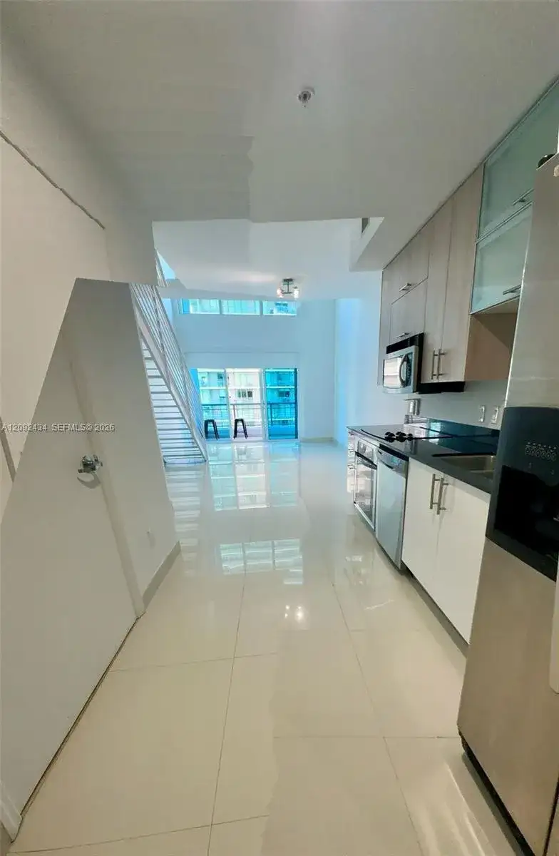 60 SW 13th St # 2618, Miami FL 33130 photo 2