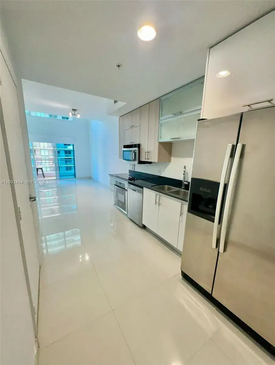 60 SW 13th St # 2618, Miami FL 33130 photo 3