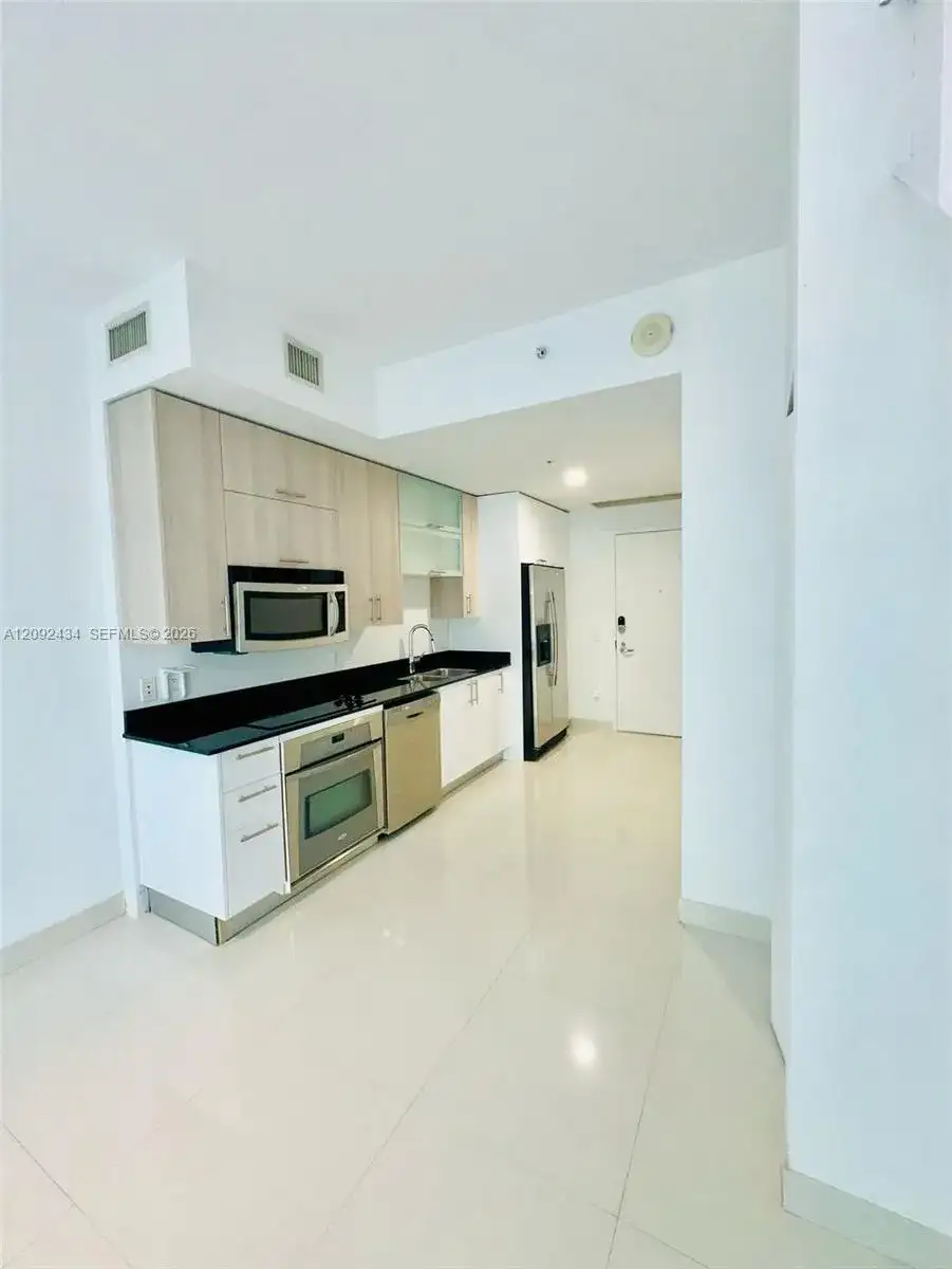 60 SW 13th St # 2618, Miami FL 33130 photo 5