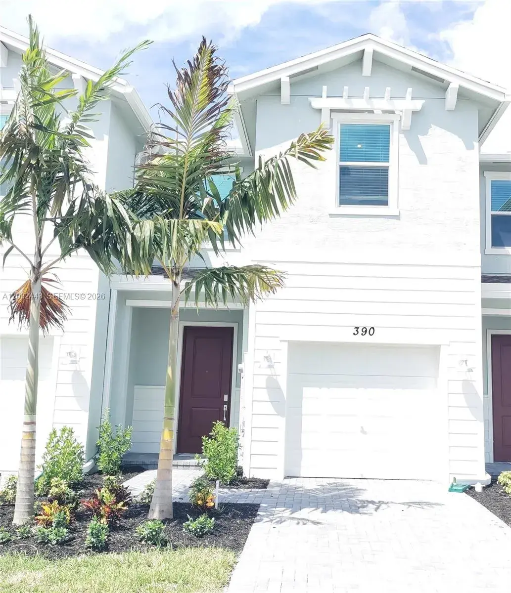 390 SE Crossoak Lane, Port St. Lucie FL 34984