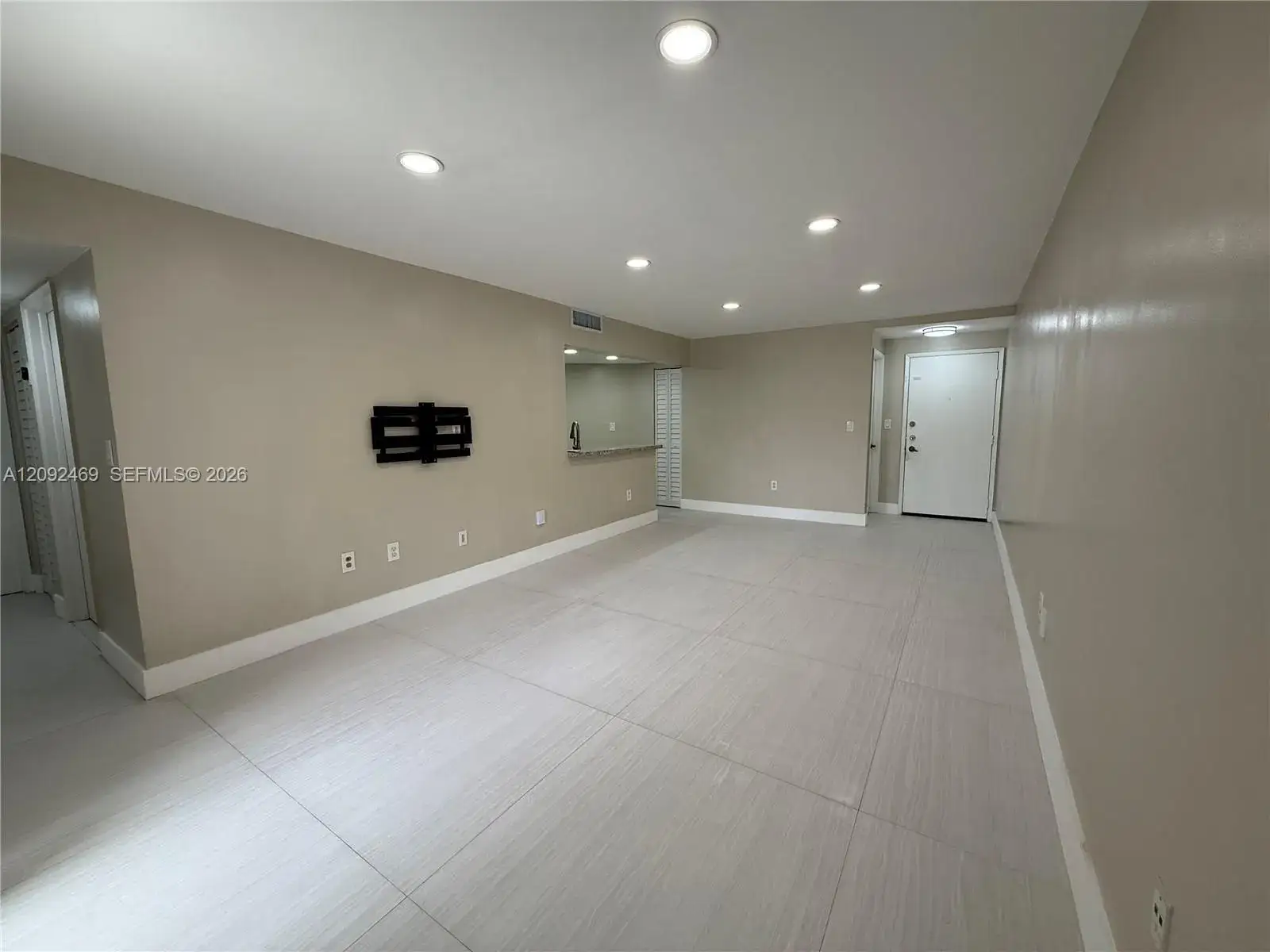 9405 Fontainebleau Blvd # 22, Miami FL 33172
