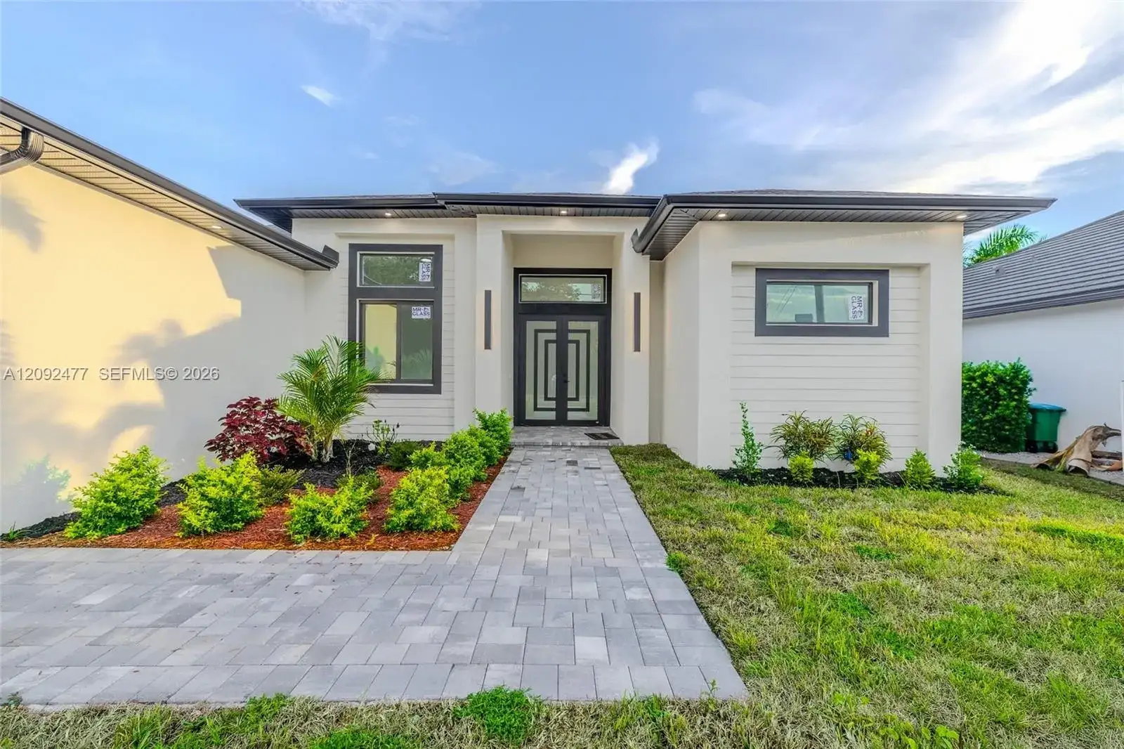 920 SE 5TH TERR, Cape Coral FL 33990 photo 2