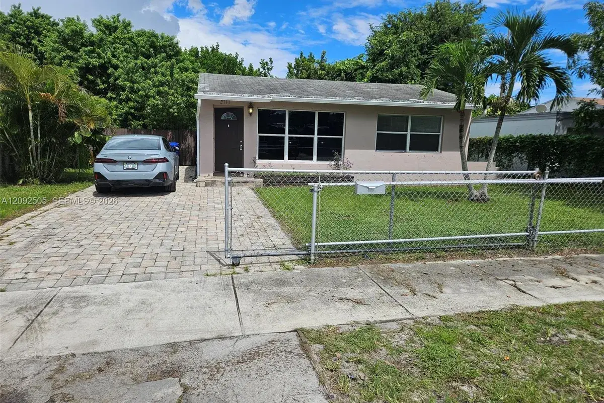 2111 Wiley Ct, Hollywood FL 33020