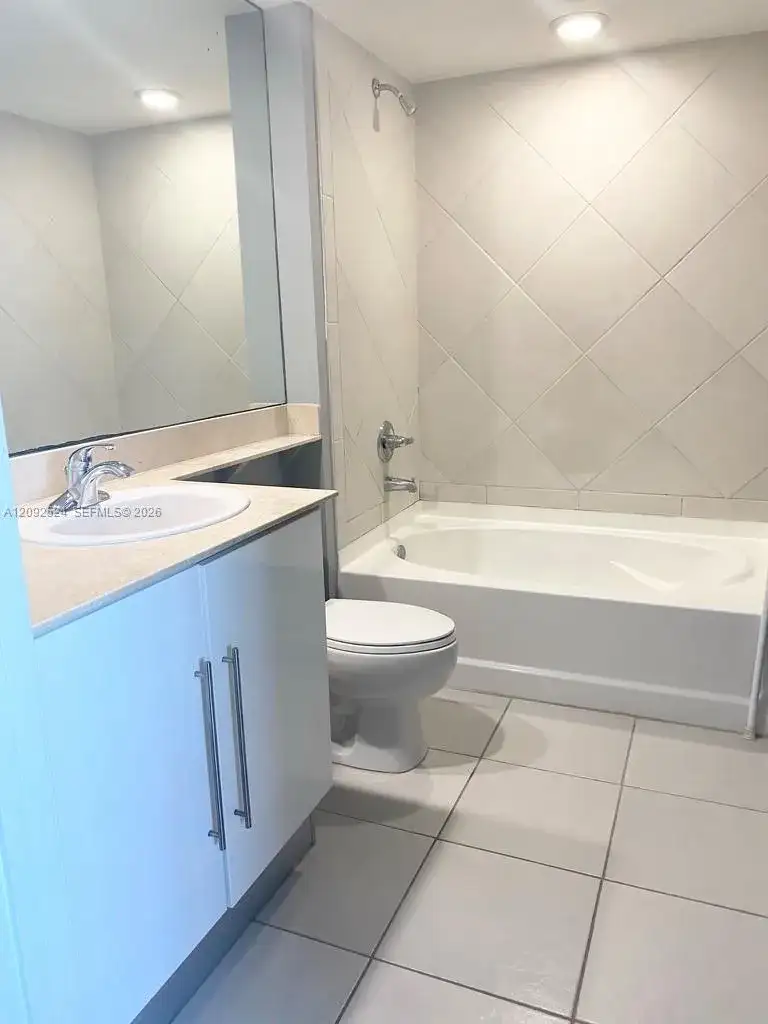 335 BISCAYNE BL # 4200, Miami FL 33131 photo 5