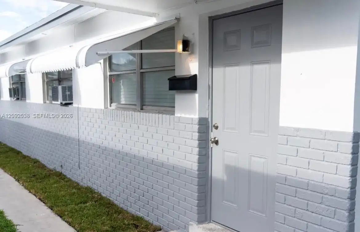 753 NW 5th St # 1, Hallandale Beach FL 33009