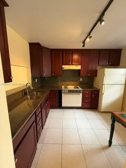 900 Colony Point Cir # 416, Pembroke Pines FL 33026