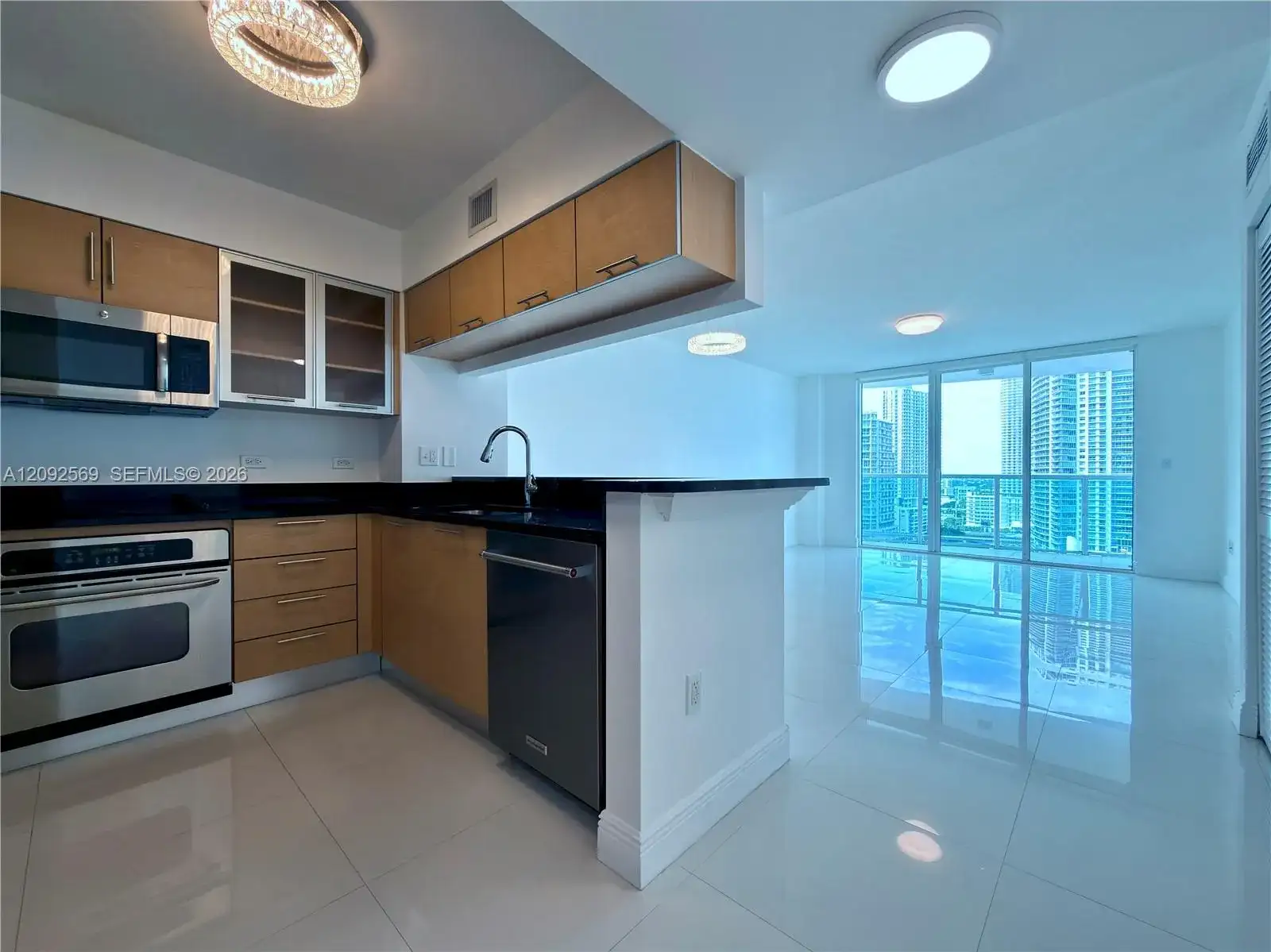 31 SE 5th St # 2307, Miami FL 33131 photo 2