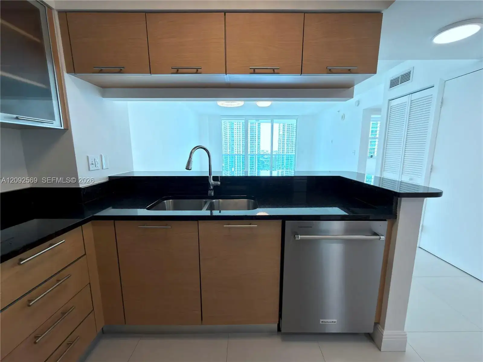 31 SE 5th St # 2307, Miami FL 33131 photo 5