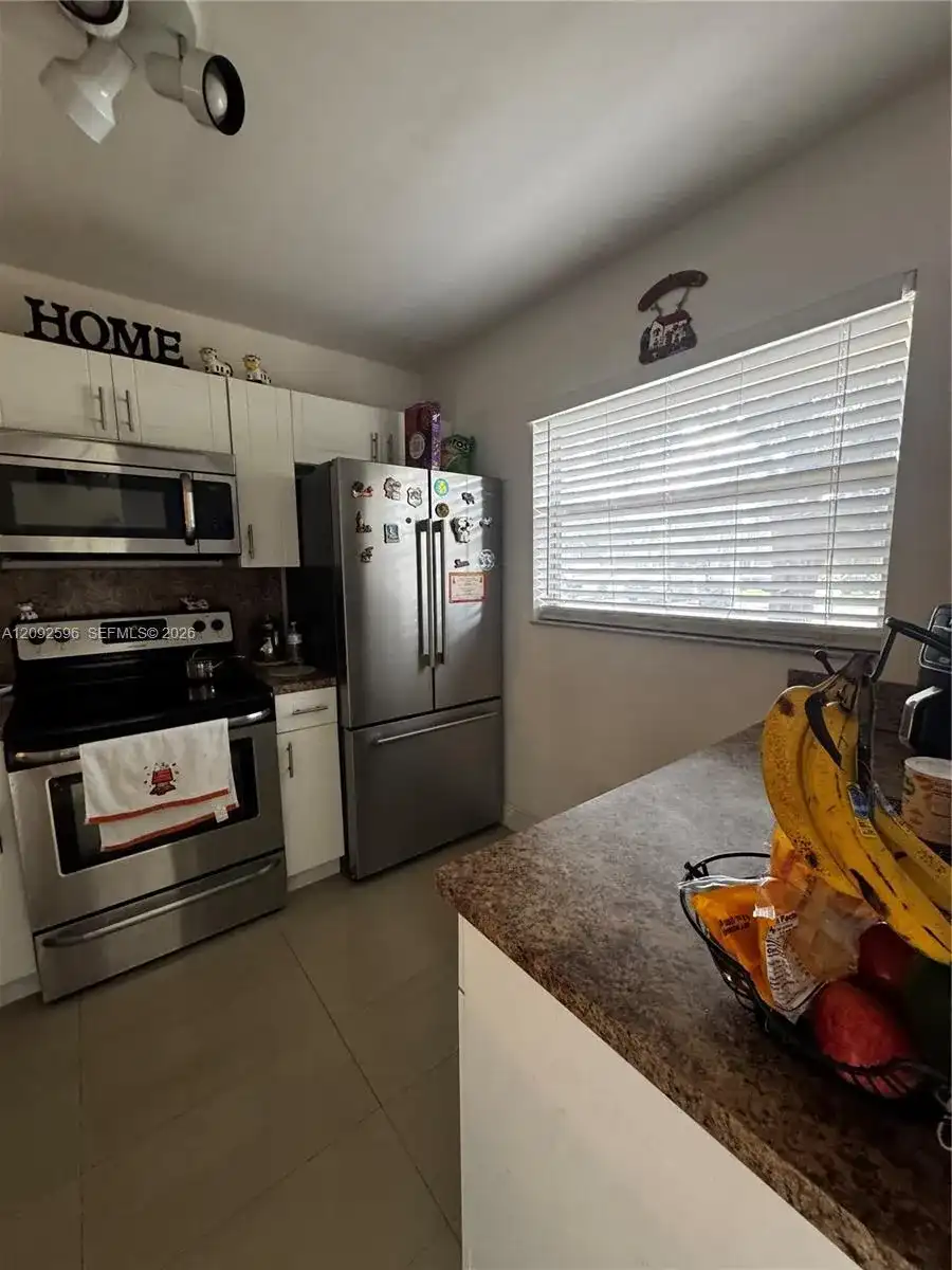 3900 NW 76th Ave # 111, Sunrise FL 33351
