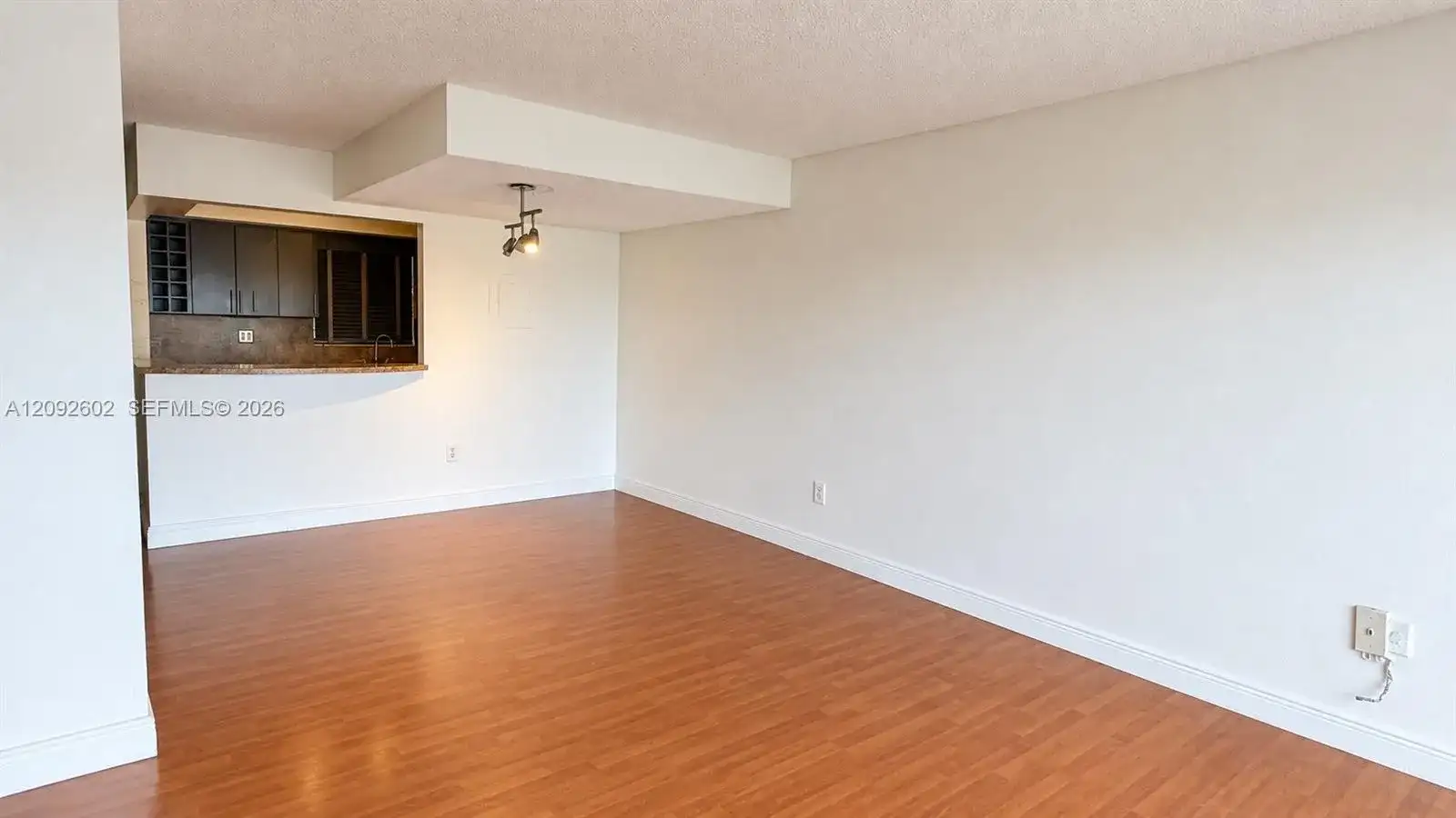 9372 Fontainebleau Blvd # 402, Miami FL 33172 photo 5