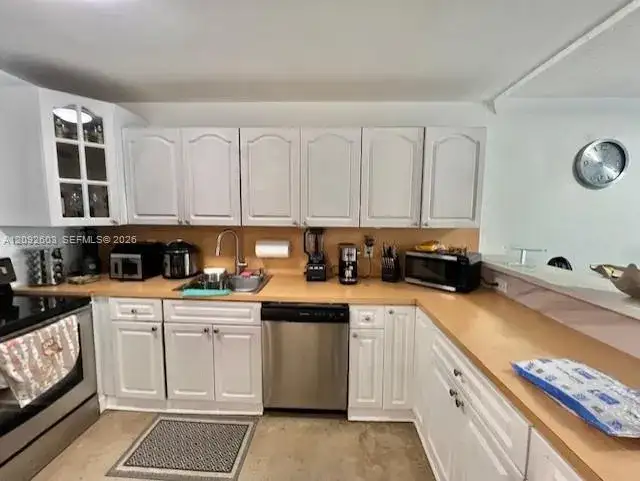 7830 Dickens Ave # 203, Miami Beach FL 33141 photo 3