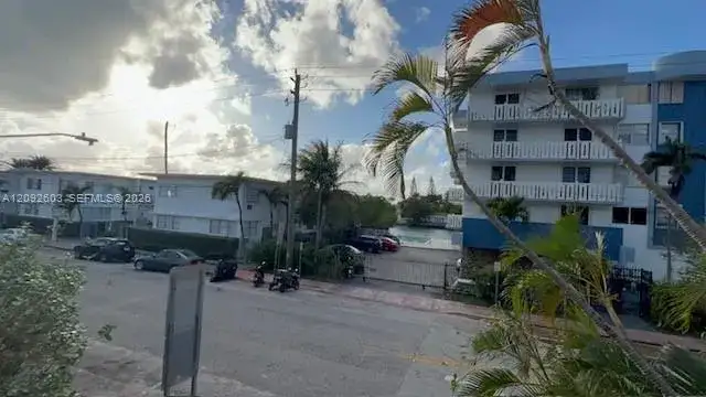 7830 Dickens Ave # 203, Miami Beach FL 33141 photo 4
