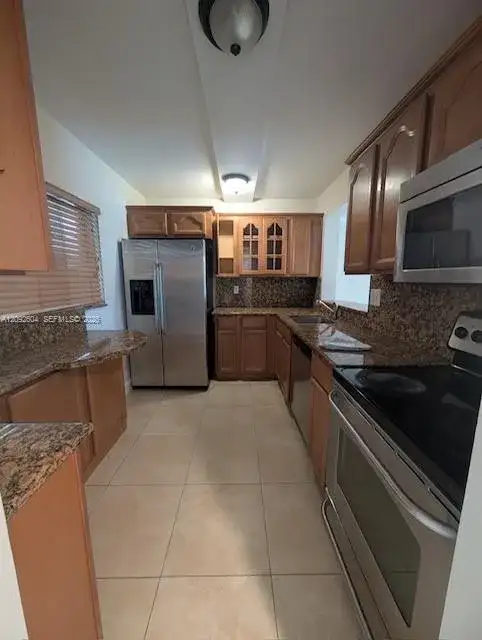 8635 NW 8th St # 303, Miami FL 33126 photo 4