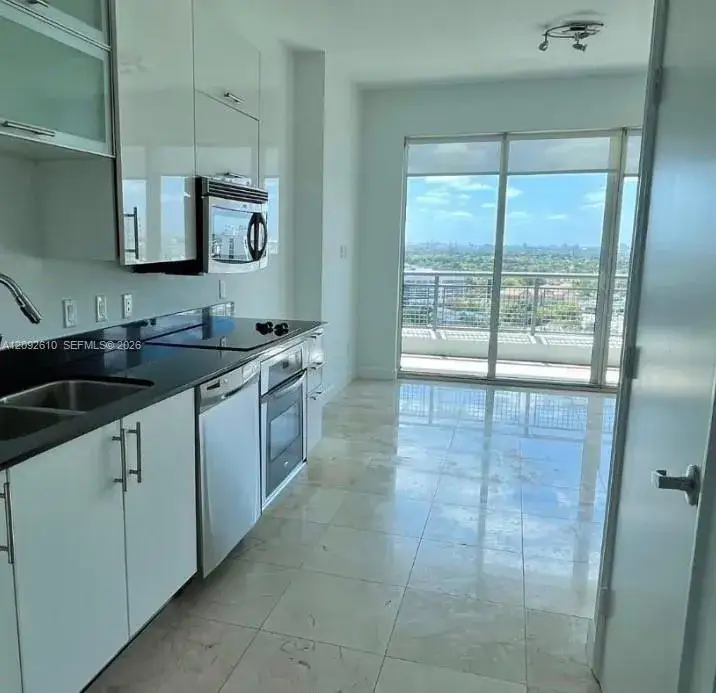60 SW 13th St # 1411, Miami FL 33130