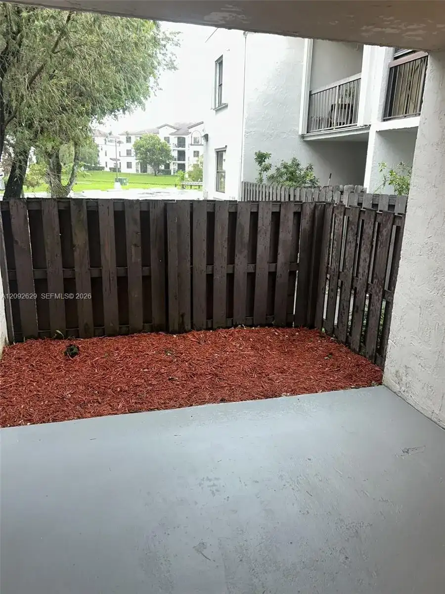 9431 Fontainebleau Blvd # 101, Miami FL 33172 photo 2