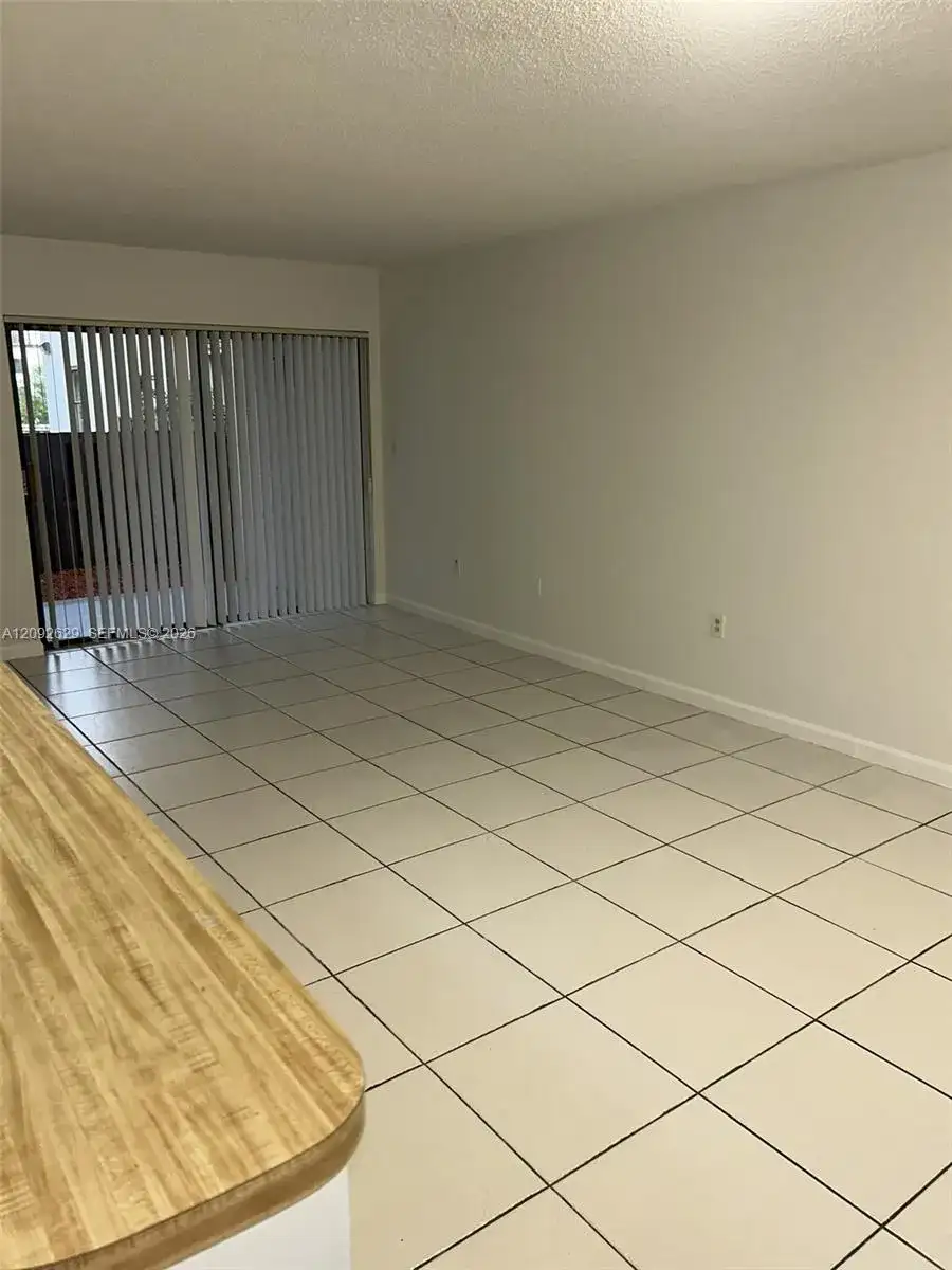 9431 Fontainebleau Blvd # 101, Miami FL 33172 photo 4