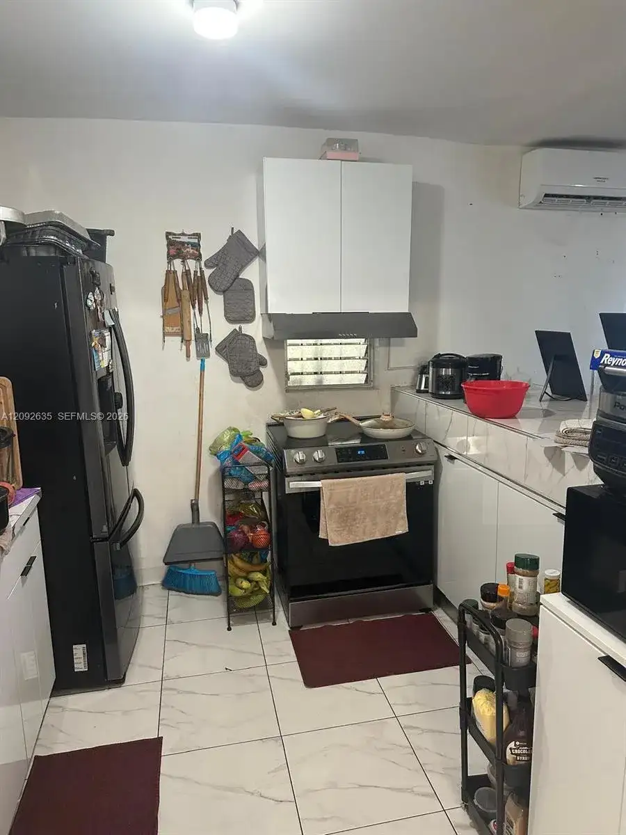 3425 NW 14th Ave, Miami FL 33142 photo 2