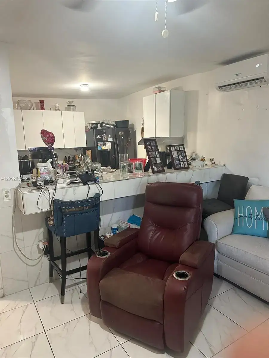 3425 NW 14th Ave, Miami FL 33142 photo 3