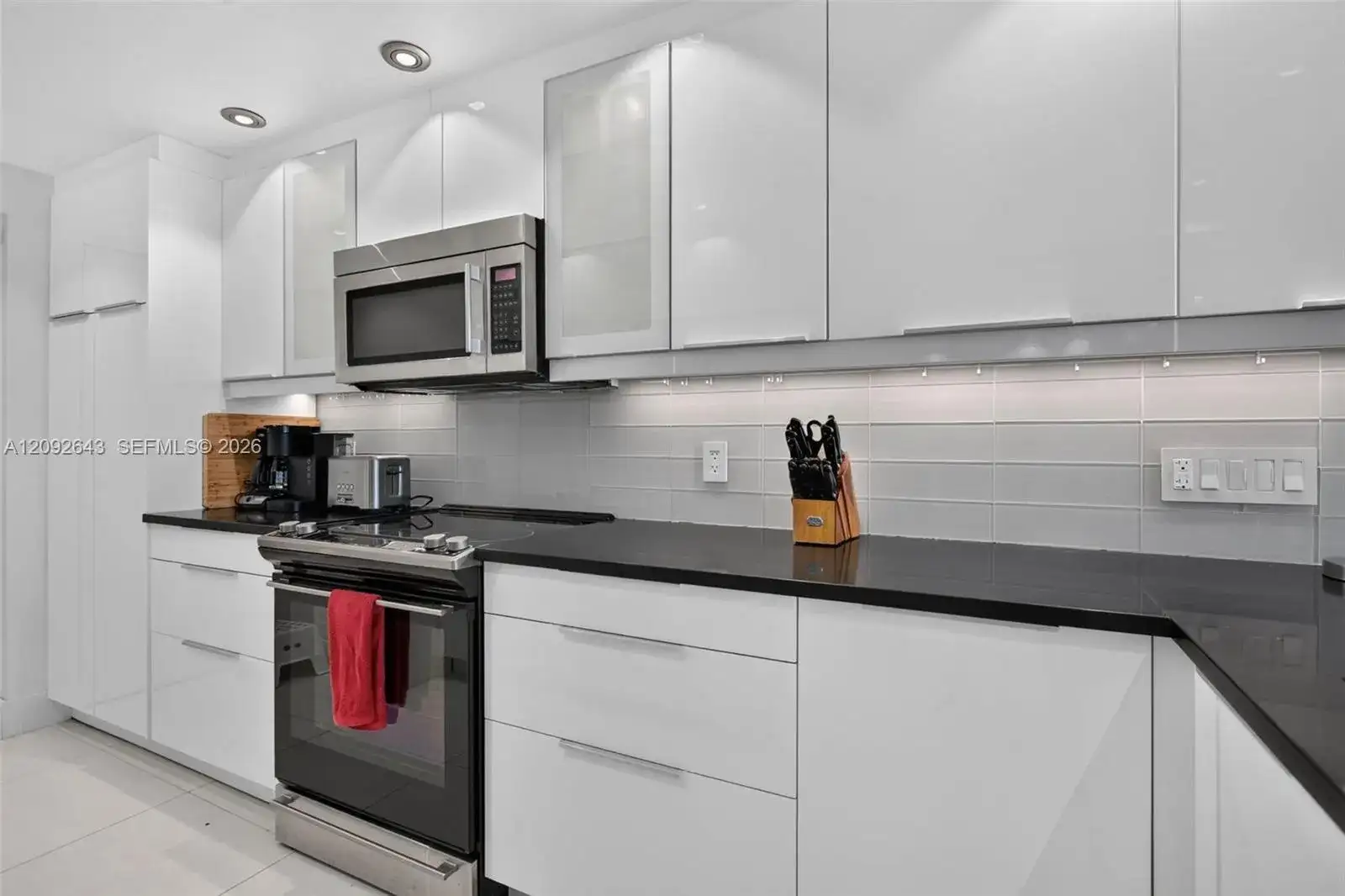 2326 S Cypress Bend Dr # 221, Pompano Beach FL 33069 photo 4