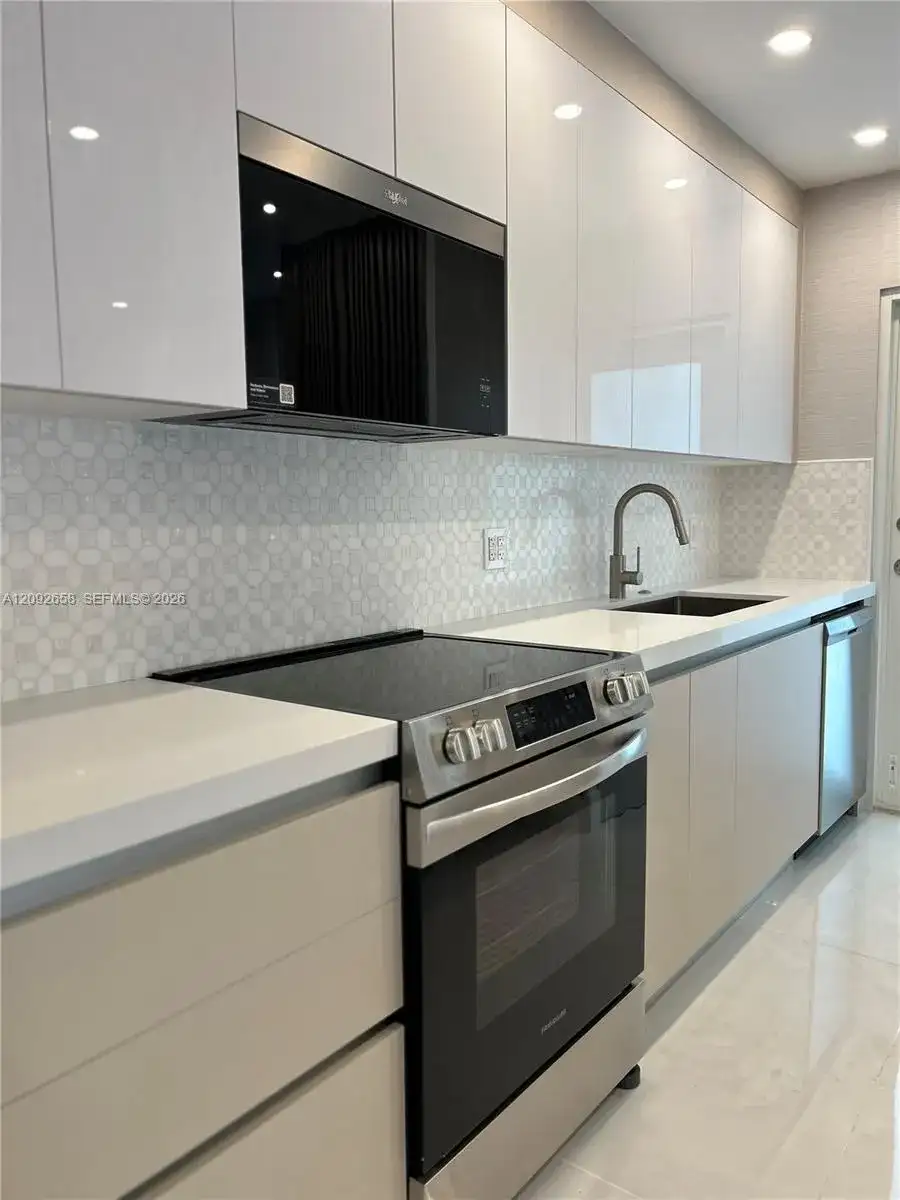 2430 NE 135th St # 201, North Miami FL 33181 photo 5