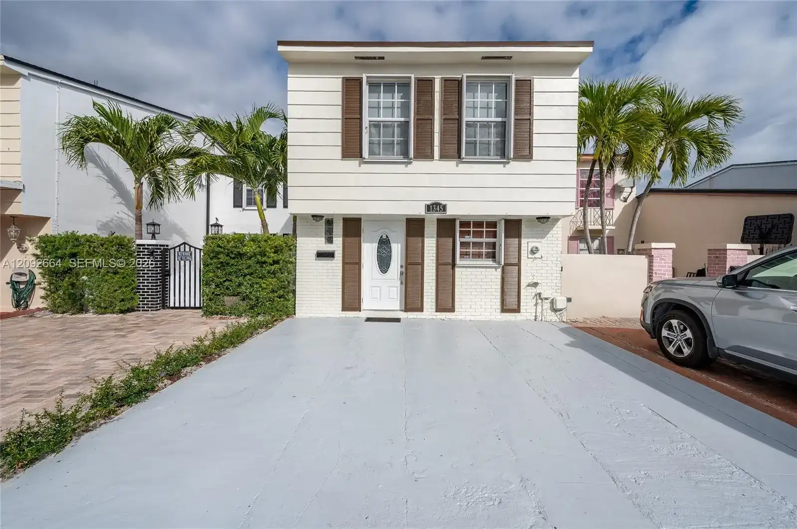 1345 W 71st St, Hialeah FL 33014