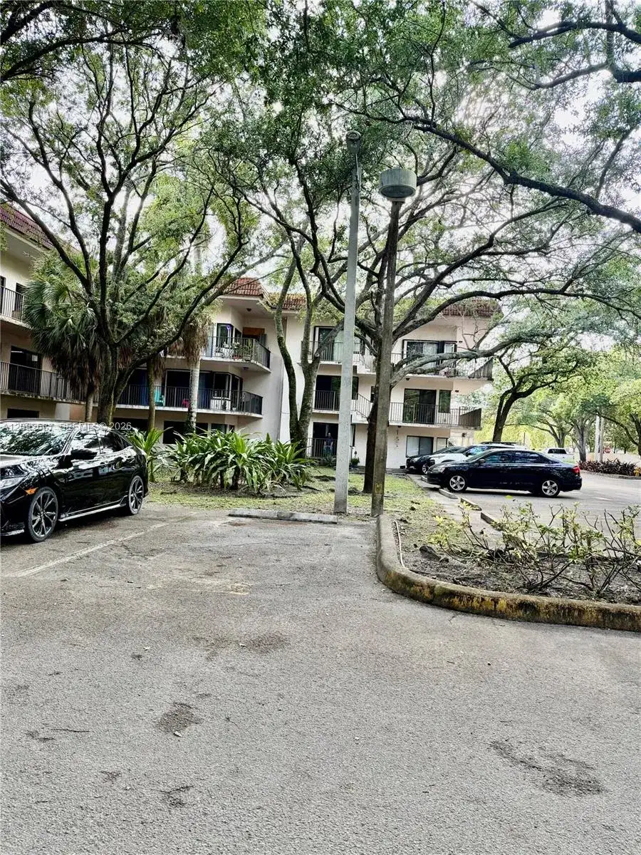 4725 SW 62nd Ave # 104, Davie FL 33314 photo 2