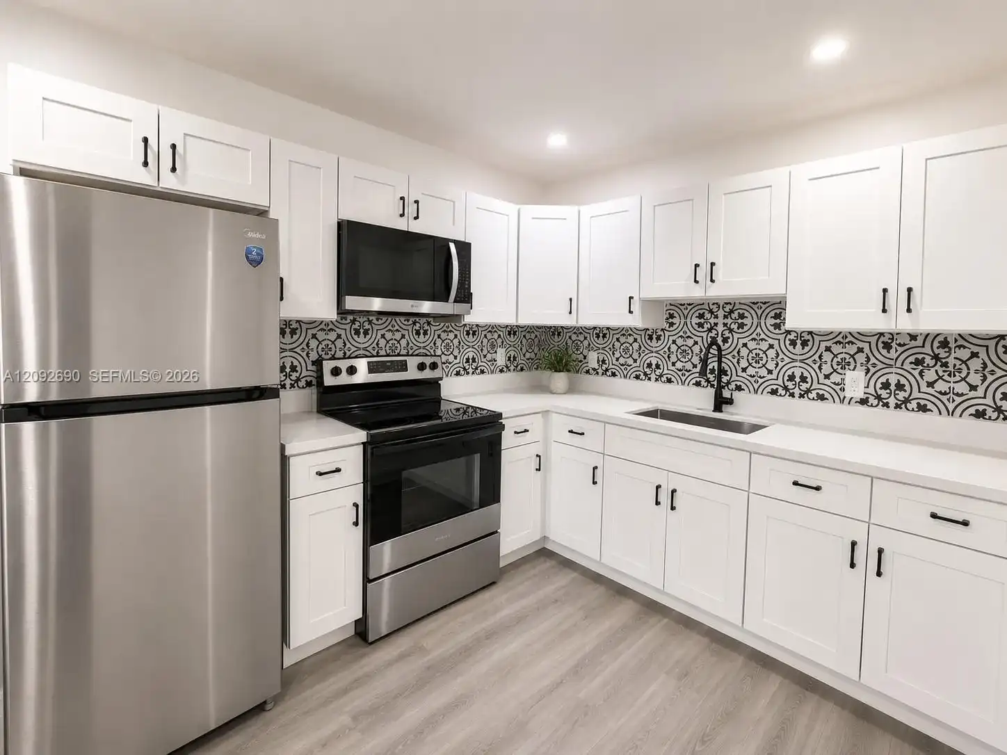 900 NW 8th Ave # 4, Pompano Beach FL 33060