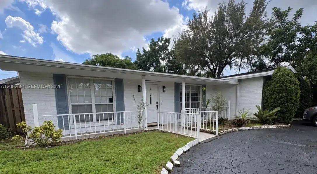 1711 N 47th Ave, Hollywood FL 33021 photo 2